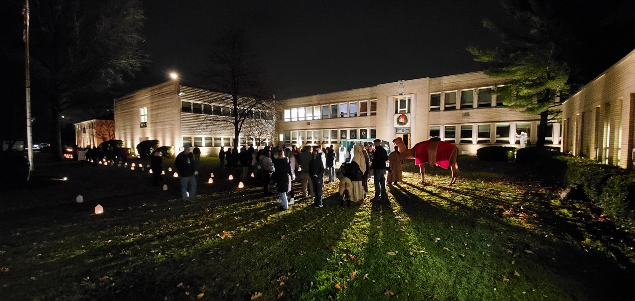 Christmas season kicks off at Elyria Catholic High School