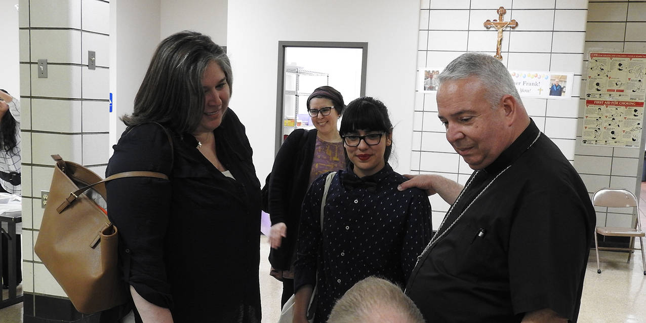 Bishop Perez shares message of encounter during bilingual Mass at St. Bernard, Akron