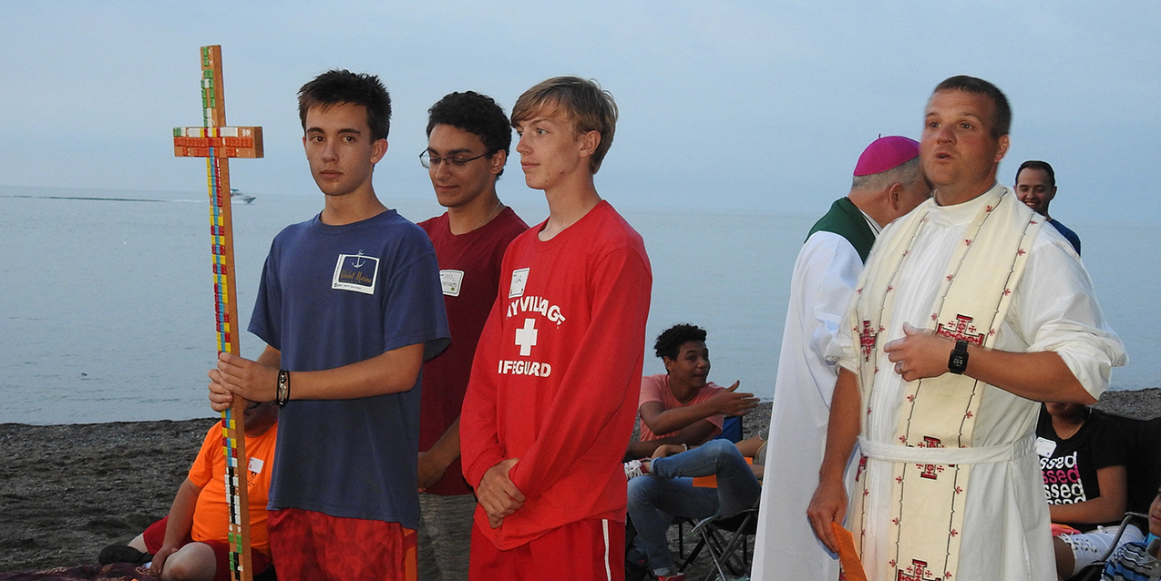 Sultry summer night rally helps teens fan the flame of their faith