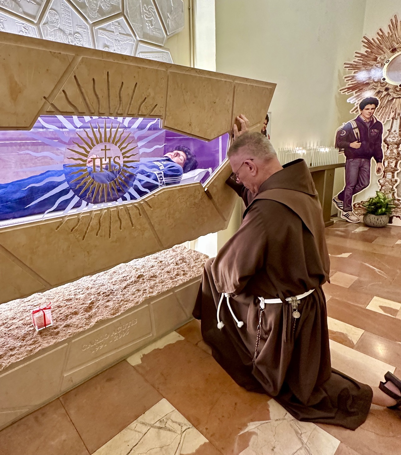 Blessed Carlo Acutis relic presented to Padua Franciscan prior to canonization