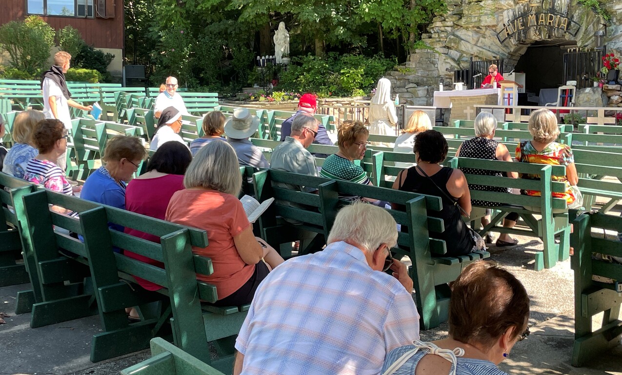 Grandparents’ ministry begins spreading throughout diocese