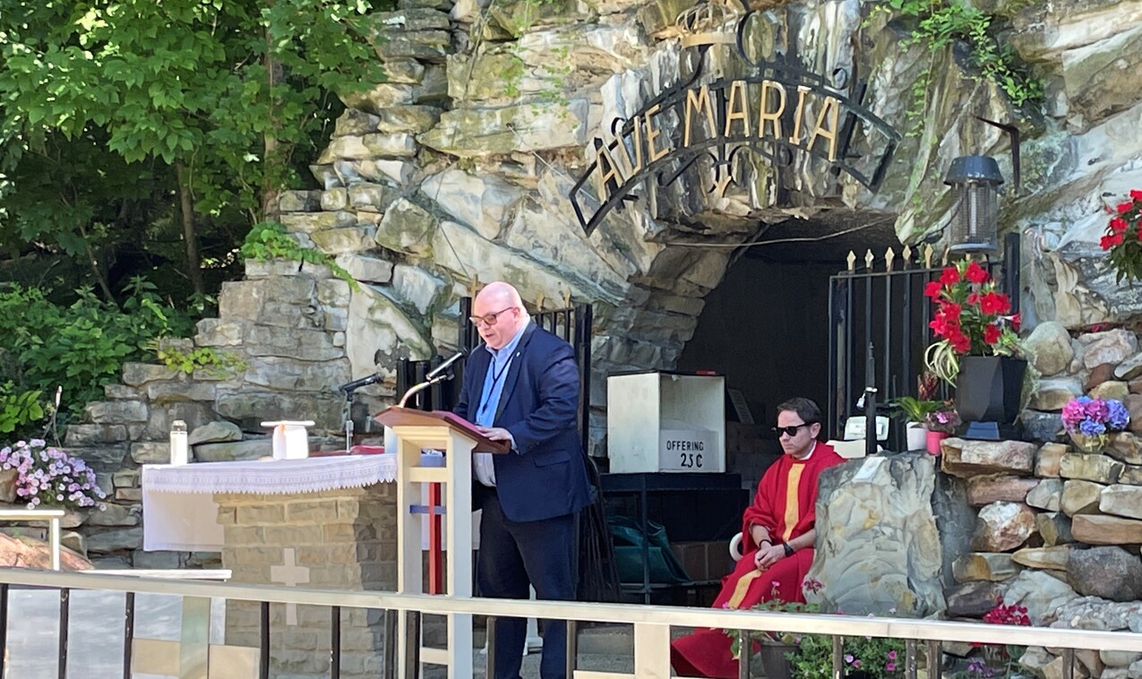 Grandparents’ ministry begins spreading throughout diocese