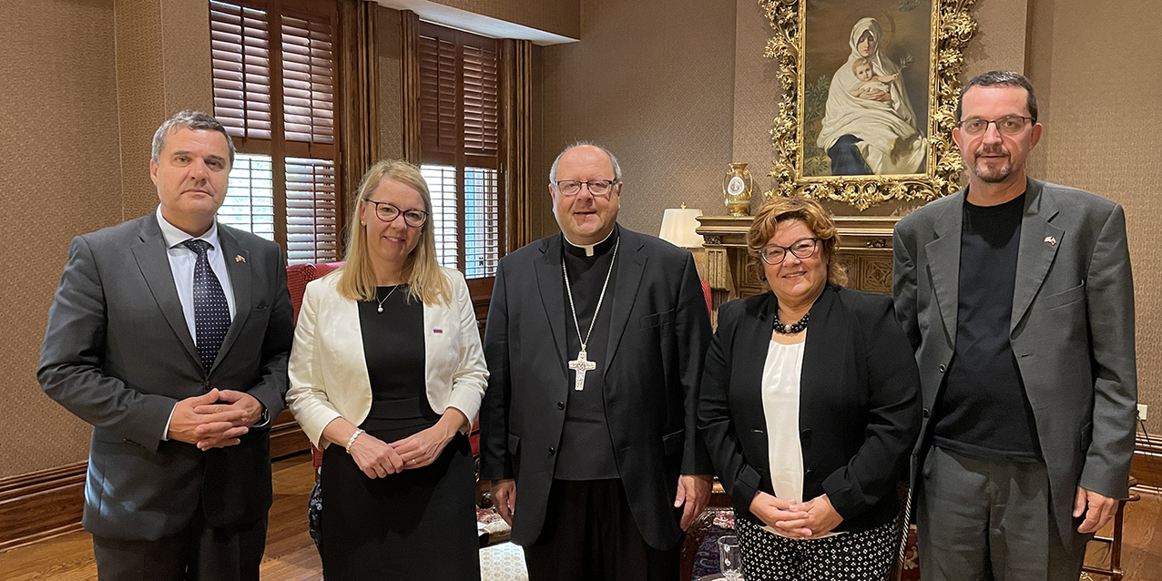 Slovenian delegation’s visit marks 30th  anniversary of nation’s independence 