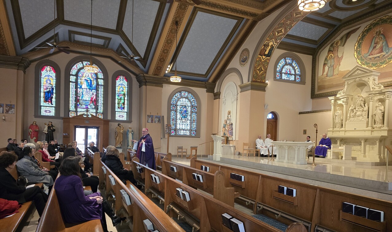 Women’s Giving Circle gathers for Mass, Lenten lunch