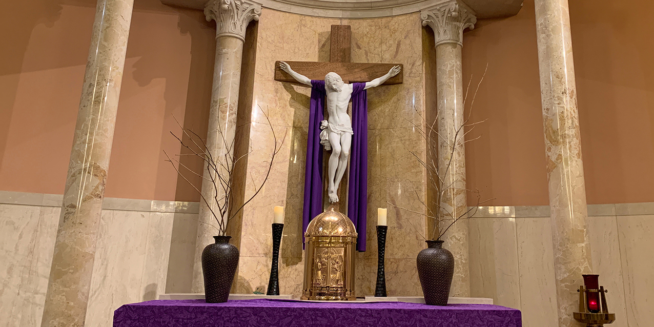 Annual Lenten revival welcomes Father Oscar Pratt, calls all to draw joyfully toward Christ