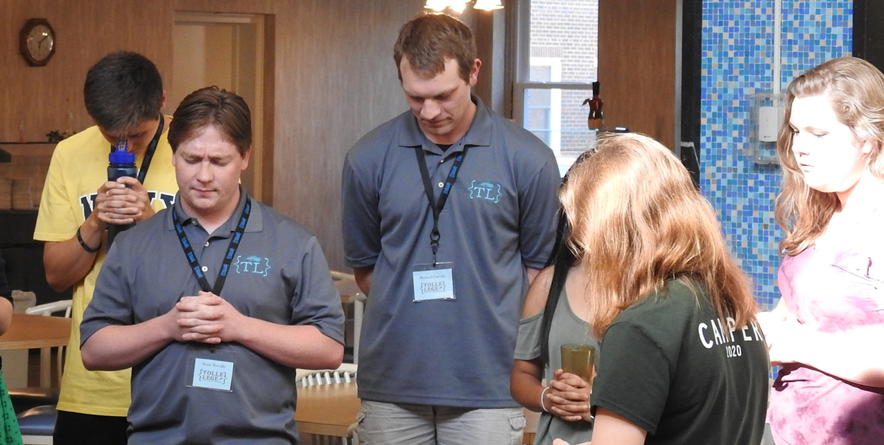 Teens at Tolle Lege Institute break bread, share thoughts with bishop